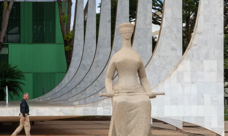 Deputados bolsonaristas condenados por corrupção passiva