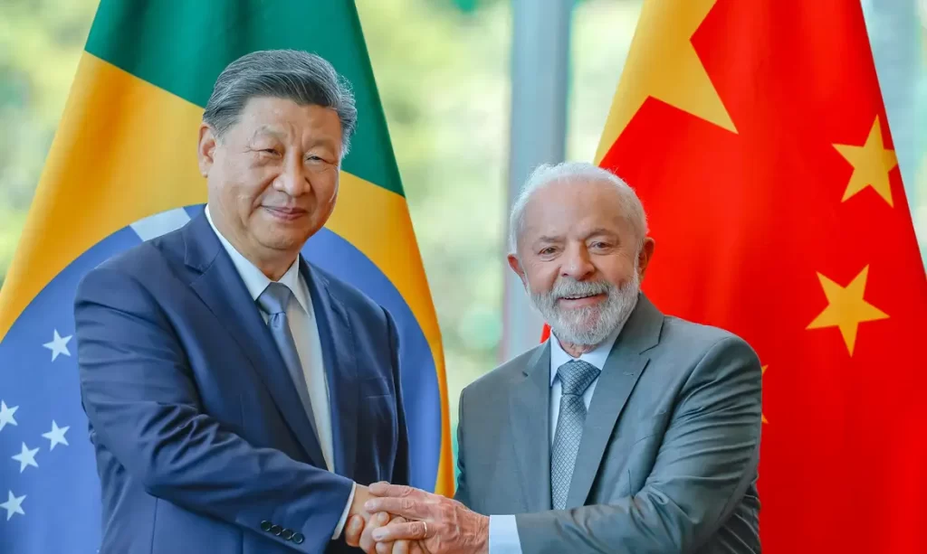 Presidentes do Brasil e da China assinaram 37 acordos bilaterais no Palácio da Alvorada