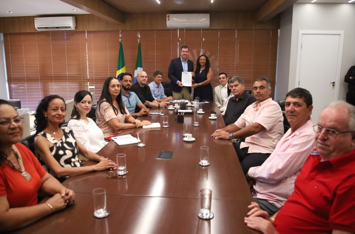 Autorizado novo concurso para professores da Rede Estadual com 2 mil vagas