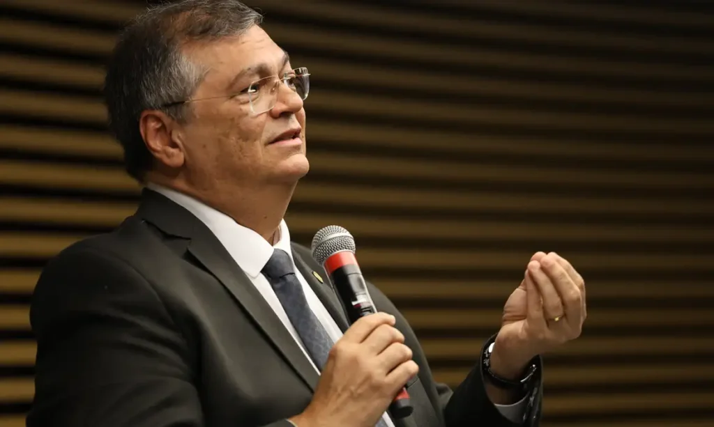 Ministro Dino quer reestruturação da CVM para melhor fiscalizar mercado de capitais