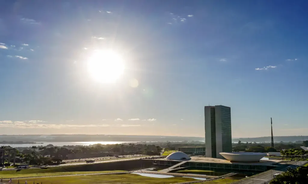 Congresso vota nesta semana fim da escala 6×1 e “taxa das blusinhas”