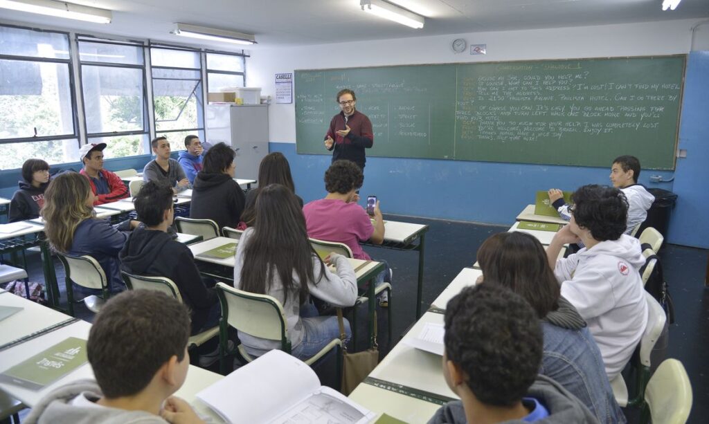 Dia 10 voltam as aulas nas escolas estaduais, e professores se preparam com Jornada Formativa