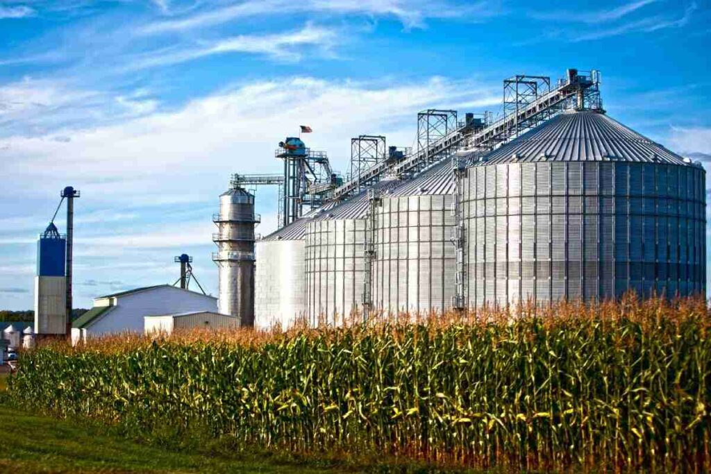 Agro precisa acelerar infraestrutura para acompanhar produção, e construção industrializada pode ajudar