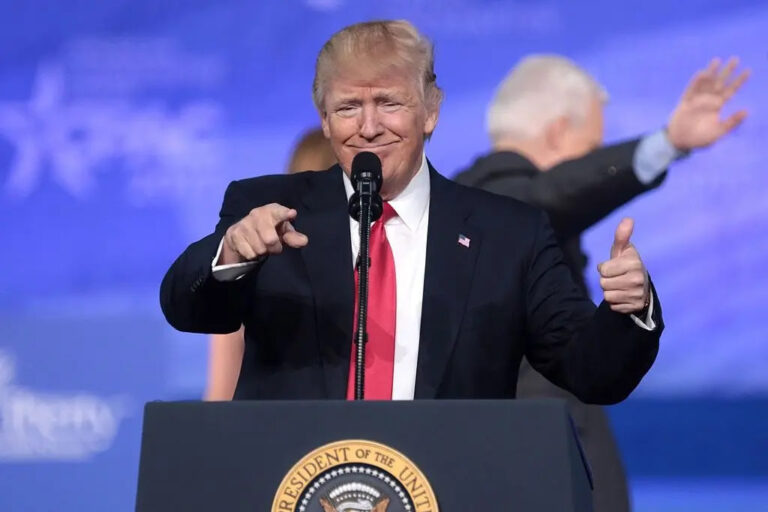 Trump destina US$ 1 milhão para financiar ações contra o STF no Brasil
