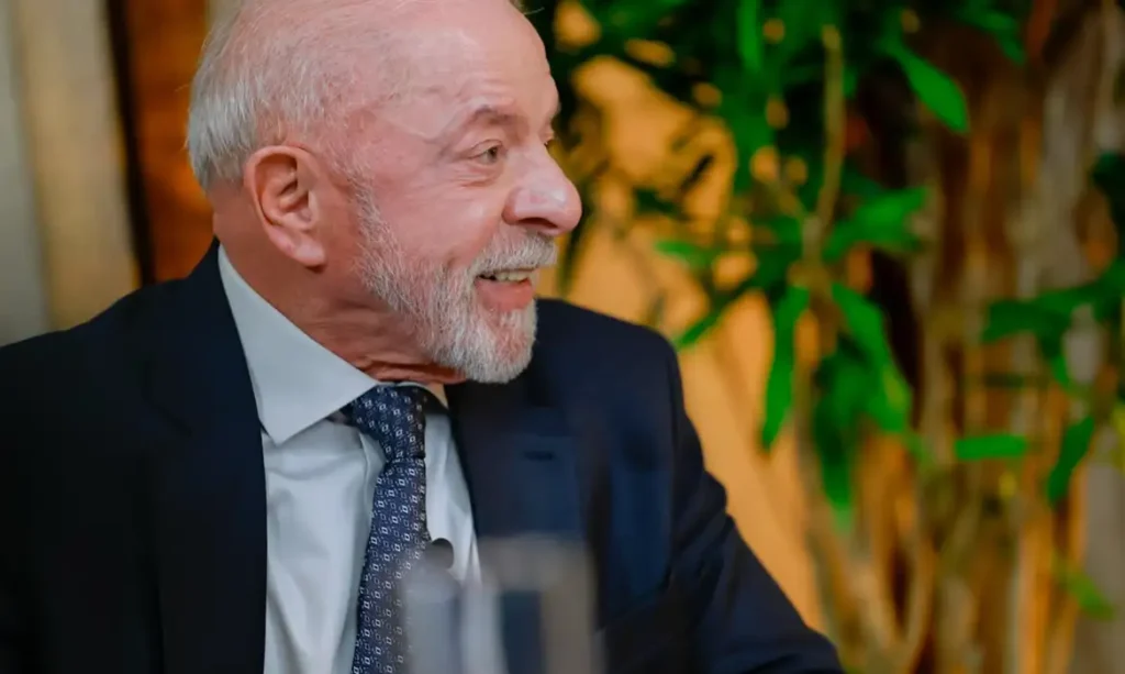 Lula diz que vai entregar hoje ao TSE pedido de abertura de sigilo telefônico e bancário